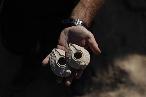 Fotos Descubren Una Cueva Funeraria En Israel De Hace M S De