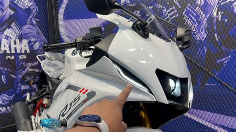 Yamaha R15 Bike White