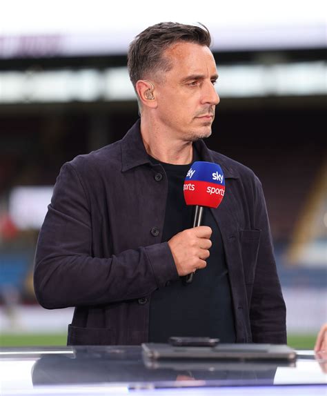 Gary Neville Blasts Big Arsenal Decision From Mikel Arteta As He Says