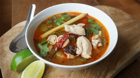 Soupe Thaïe Tom Yam au Poulet Intense en goût YouTube