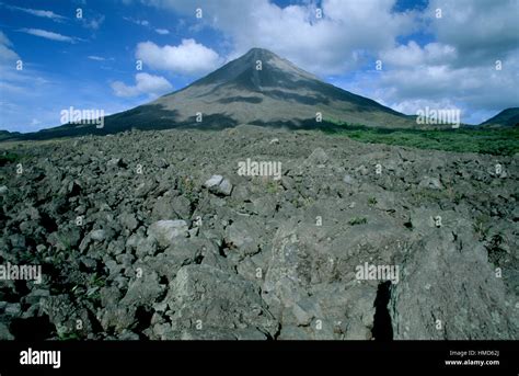 Volcano flow lava hi-res stock photography and images - Alamy