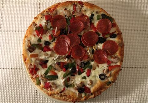 Bellatoria Breadcrumb Artisan Crust Supreme Pizza Review – Freezer Meal ...