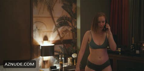 Hannah Einbinder Nude Aznude
