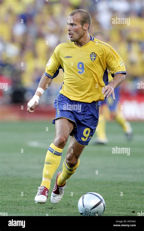 FREDRIK LJUNGBERG SWEDEN ARSENAL FC FARO LOULE STADIUM FARO PORTUGAL