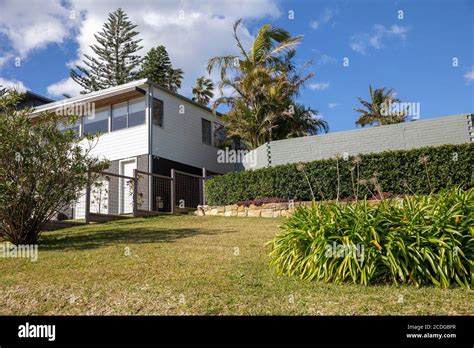 Maison Australienne Avec Jardin Banque D Image Et Photos Alamy