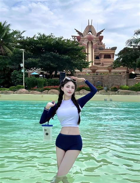 Gợi ý các mẫu đồ bơi nữ kín đáo bikini kín lịch sự cho nàng