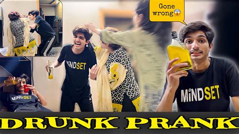 Drunk Prank On Mom And Sister Gone Wrong😱 Aaj Bhout Mar Pari 😰