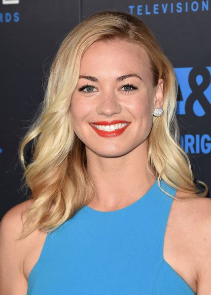 Yvonne Strahovski 2025: Boyfriend, net worth, tattoos, smoking & body ...