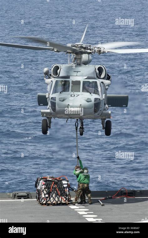 Un Mh S Sea Hawk Helic Ptero Desde La Isla De Los Caballeros De Mar