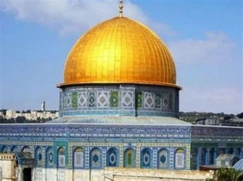 Puluhan Ribu Jamaah Palestina Tarawih Di Masjid Al Aqsa