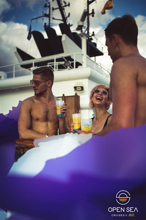 Axel Hotels fecha o verão europeu festa gay em alto mar