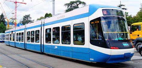 Unfall zwischen Tram und Auto in Zürich TELE TOP