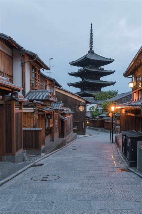 Ninenzaka and Sannenzaka Ancient Street View, Yasakanoto Morning ...