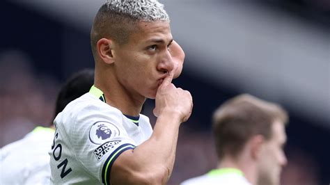 Tottenham star Richarlison brutally trolled as he shushes fans after ...