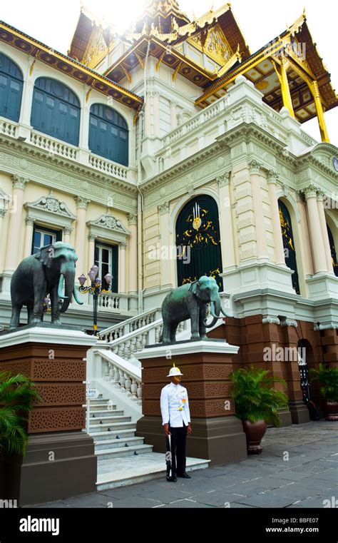 Gold palace in Bangkok Stock Photo - Alamy