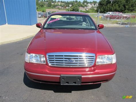 2002 Matador Red Metallic Ford Crown Victoria Lx 56275937 Photo 4