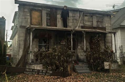 These people have WON Halloween with their Creepy Michael Myers House!