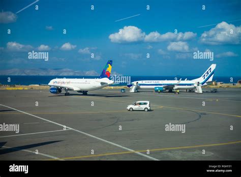 kreta flughafen stockfotos kreta flughafen bilder alamy