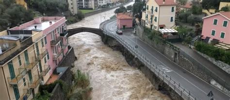 Maltempo è allerta rossa in Liguria frane e alluvioni da Imperia a La