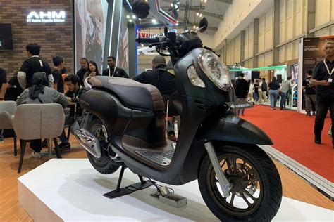 Foto Honda Scoopy Bersolek Di Imos Harga Mulai Rp Jutaan