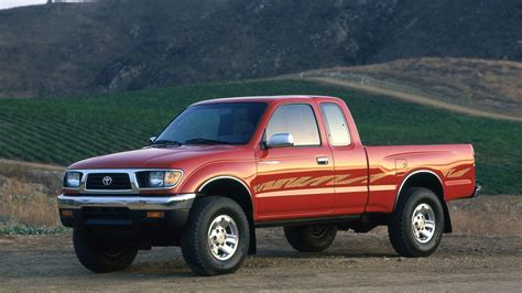 The 1995 Toyota Tacoma looks just like today's model - CNET