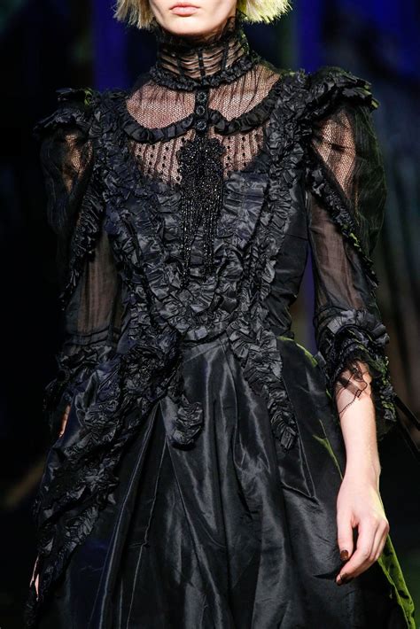 20 Of The Best Gothic Runway Looks Of All Time Runway Fashion