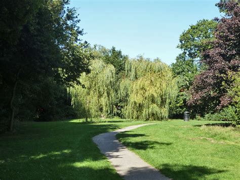 Path West Green Park Crawley Robin Webster Cc By Sa Geograph