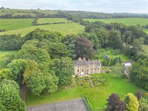 A Classic Georgian Country House Thats Perfectly Secluded Amid