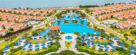 centara mirage resort mui ne thay  ao moi trong nam