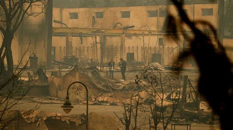 Incendios en California dejan 74 muertos y más de 1 000 desaparecidos