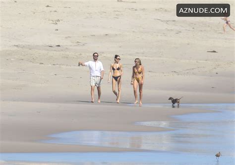 Sofia Richie Displays Her Bikini Body While Strolling With Bf Scott Disick And A Friend In