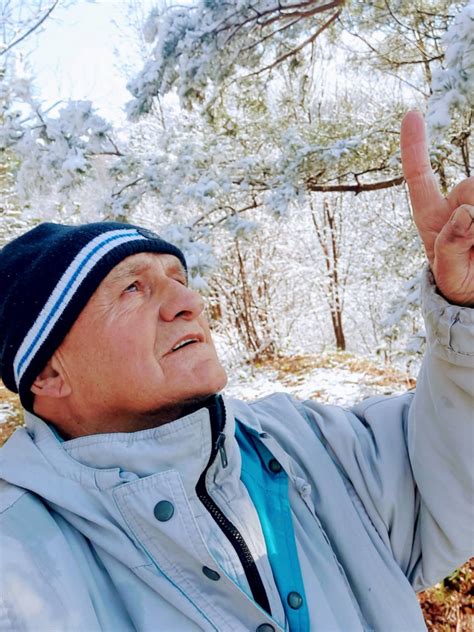 Sa Est Godina Pobegao Od O Uha I Majke I Usko Io U Voz Neverovatna