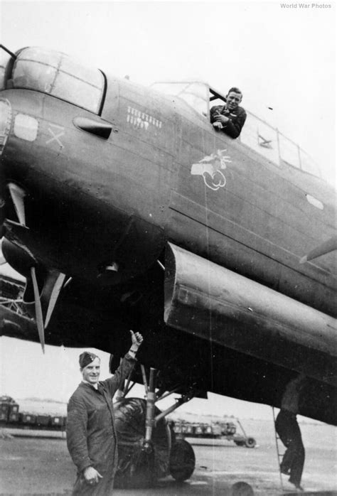 Goundcrew Of No 57 Squadron Raf World War Photos Images And Photos Finder