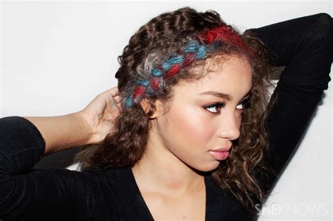 5 Clever Patriotic Ways To Chalk Your Hair