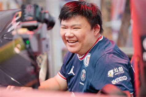 PSG LGD Cruise Past Virtus Pro Reach Upper Bracket Finals At The