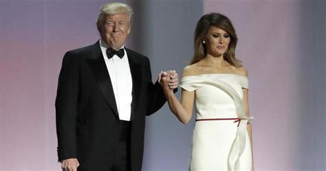 PIEZA PARA LA HISTORIA Melania Trump Dona El Vestido De Su Primer