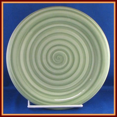 Colormate Spirale Green Swirl Salad Plate Hand Painted On Popscreen