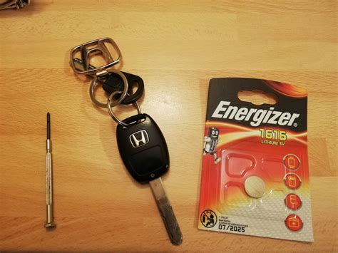 замена батарейки в ключе — Honda Civic Hatchback (8G), 1,8 л, 2006 года ...