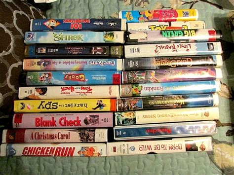 VHS TAPES - Clamshell Cases - Walt Disney , Warner Bros, Etc. 21 of ...