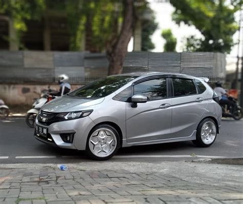 Modifikasi Honda Jazz Ternyata Tak Sulit Membuatnya Jadi Keren