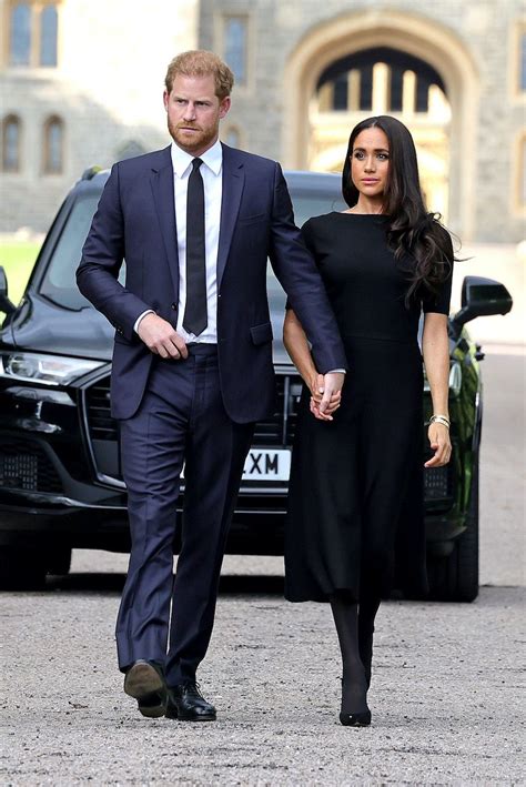 Prince Harrys Romantic Gesture To Meghan Markle Spotted By Fans As