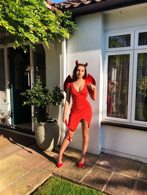 Pin By Brenda On Fantasias Hot Halloween Outfits Halloween Outfits Diy Halloween Costumes