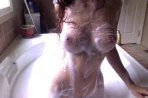 Dirty Girl Getting Clean Porn Pic