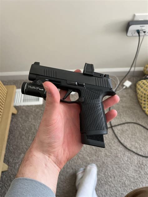 To magwell or not to magwell? : r/CCW