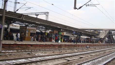 Hazrat Nizamuddin Railway Station - Delhi