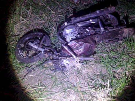 Motociclista Morre Após Perder Controle Da Direção E Bater Contra Meio