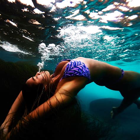 Eryn Krouse // IntimiSEA by Chris DeLorenzo @midoribikinis Underwater