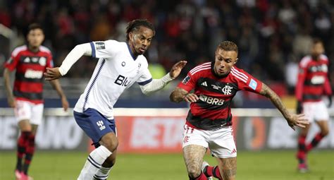 André Carrillo en Mundial de Clubes cuántos futbolistas peruanos