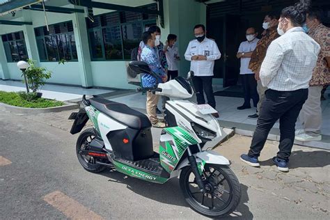 Wawali Kota Yogyakarta Jajal Motor Listrik Gesits Ini Harapannya