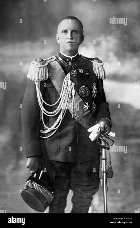 King Victor Emmanuel Iii Of Italy Fotos Und Bildmaterial In Hoher